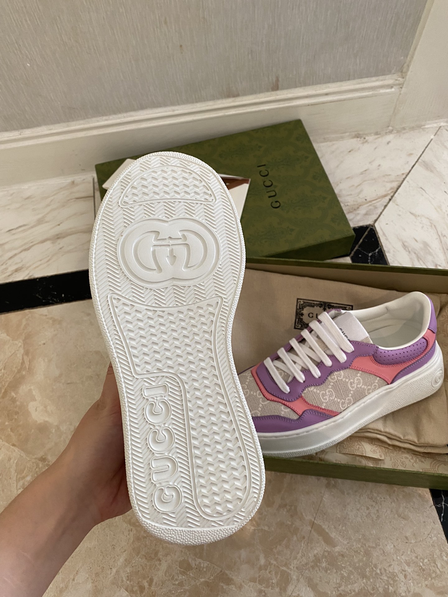 Gucci Women's GG sneaker 2 - vstockx