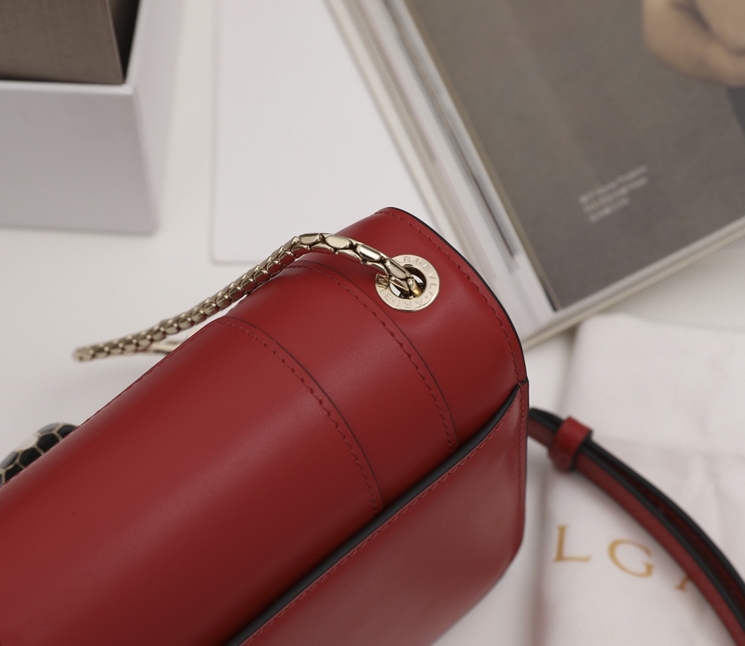 Handbags Bvlgari 2890769950 size:19*13*7 cm - vstockx