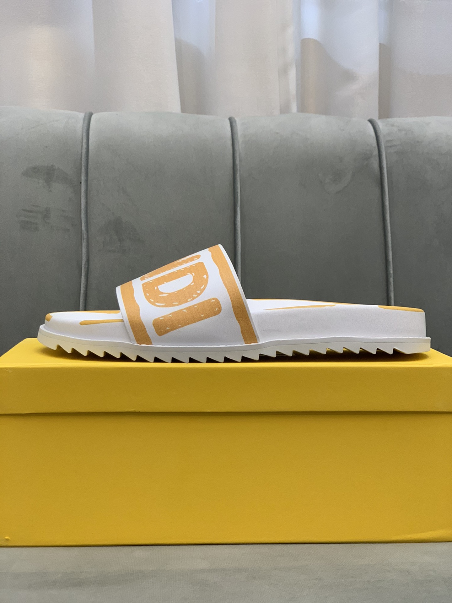 Fendi Slides 15 - vstockx