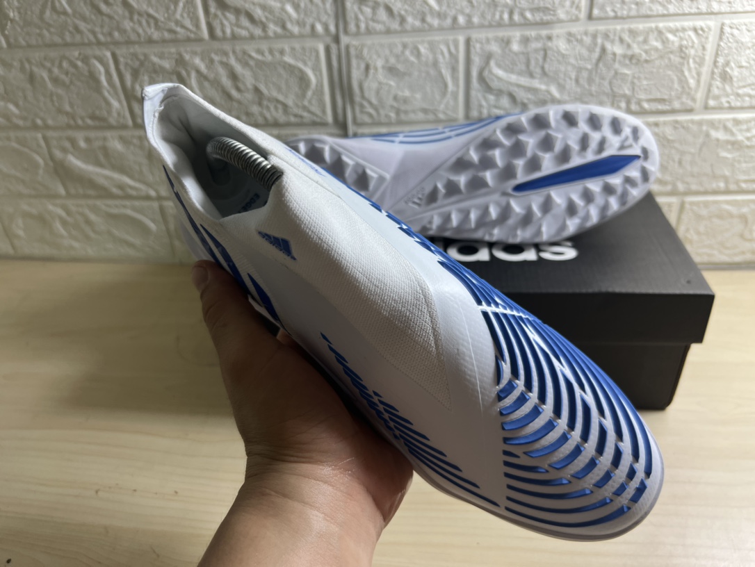 AD football shoes 22 - vstockx