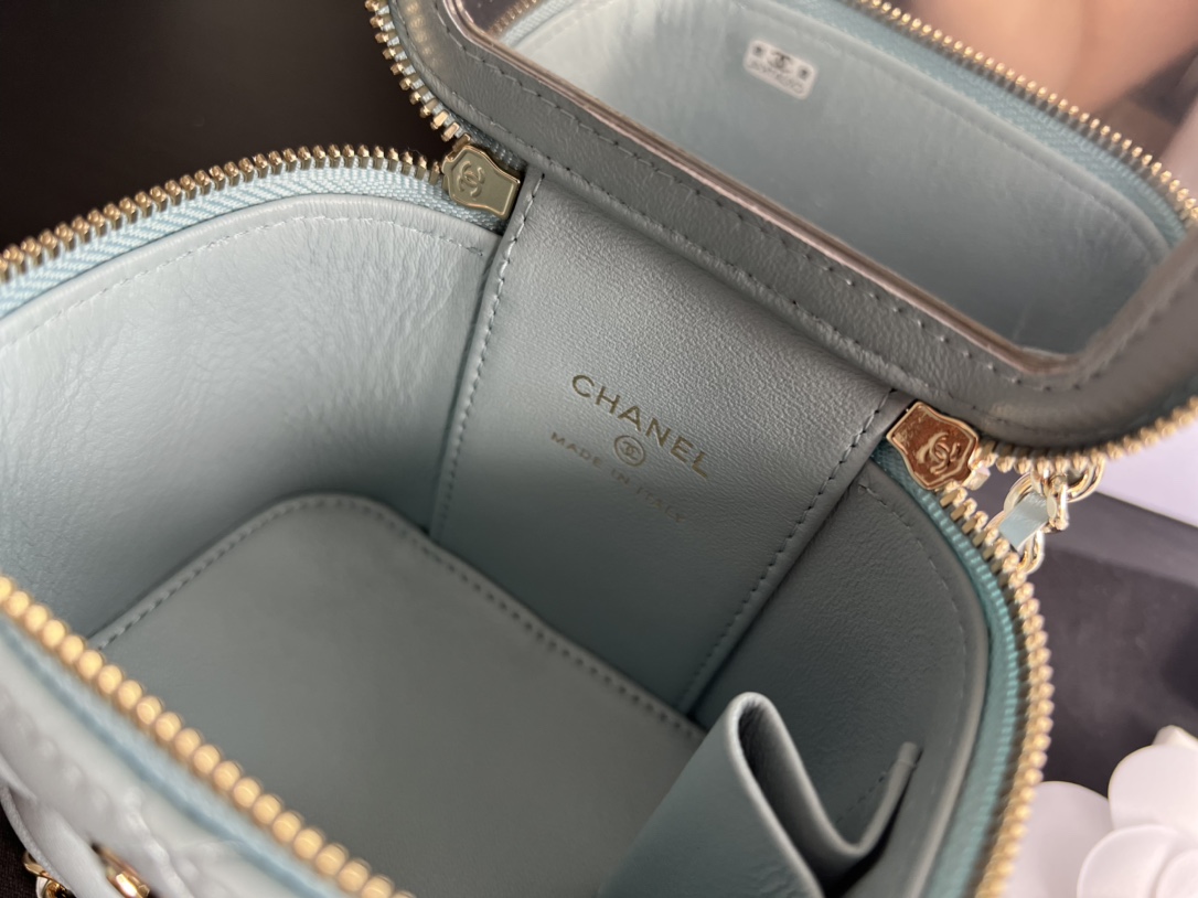 Handbag Chanel AP2198 size 11cmx8.5cmx7 cm - vstockx