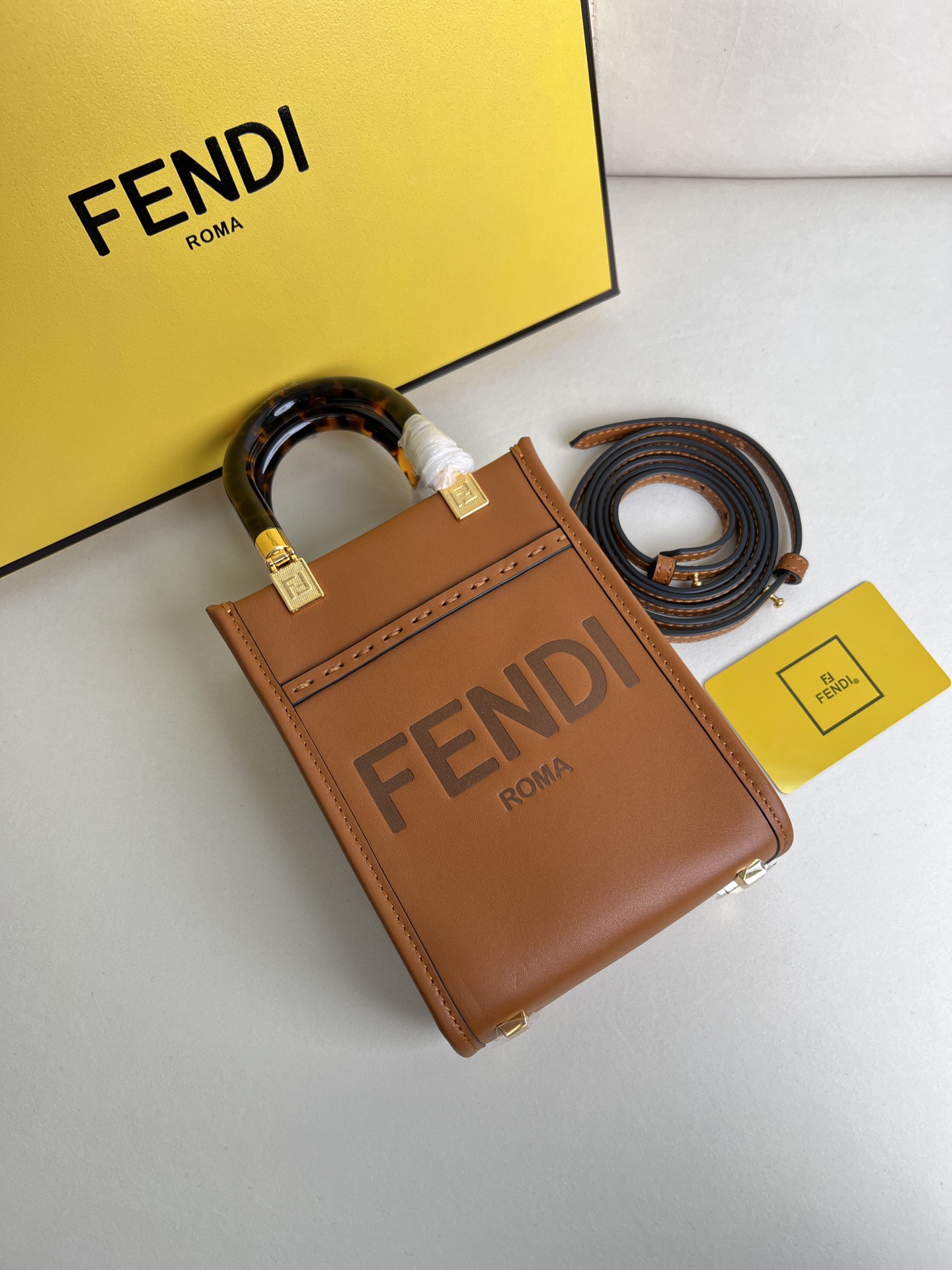 handbags FENDI 208 size:18*13*6.5 - vstockx