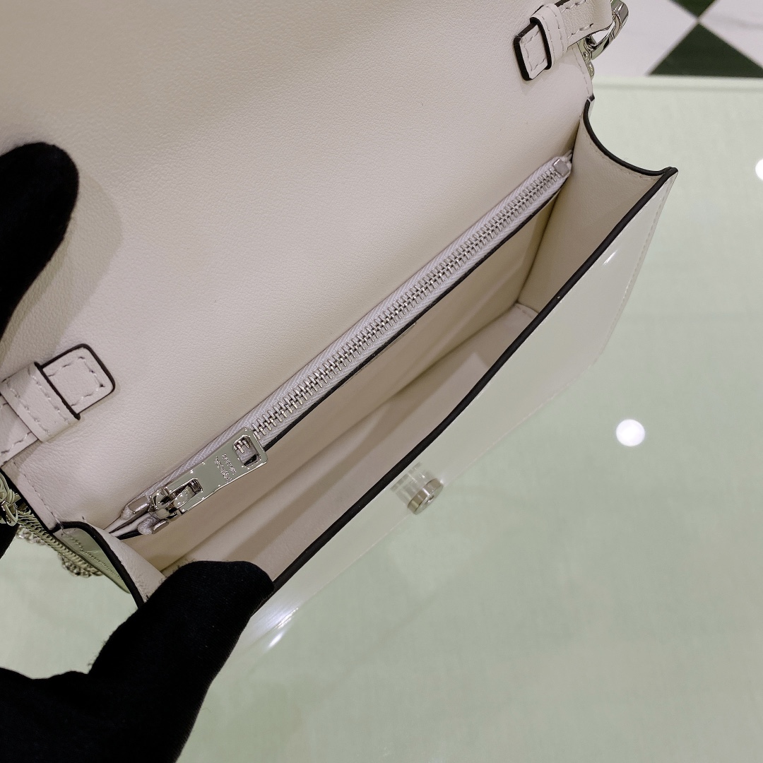 handbags prada 1BD307 19*10.5*3.5 - vstockx