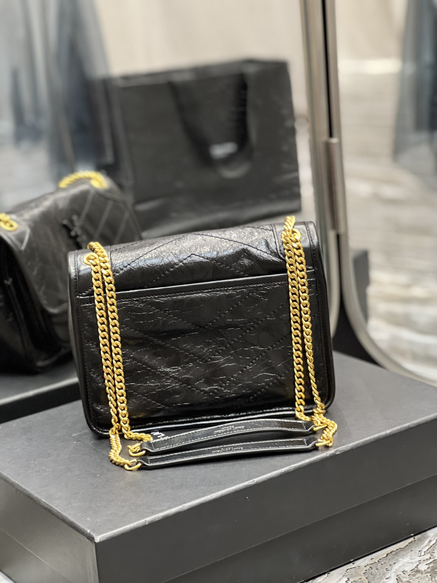 Handbags SAINT LAURENT 633151 size 22  16.5  12 cm - vstockx
