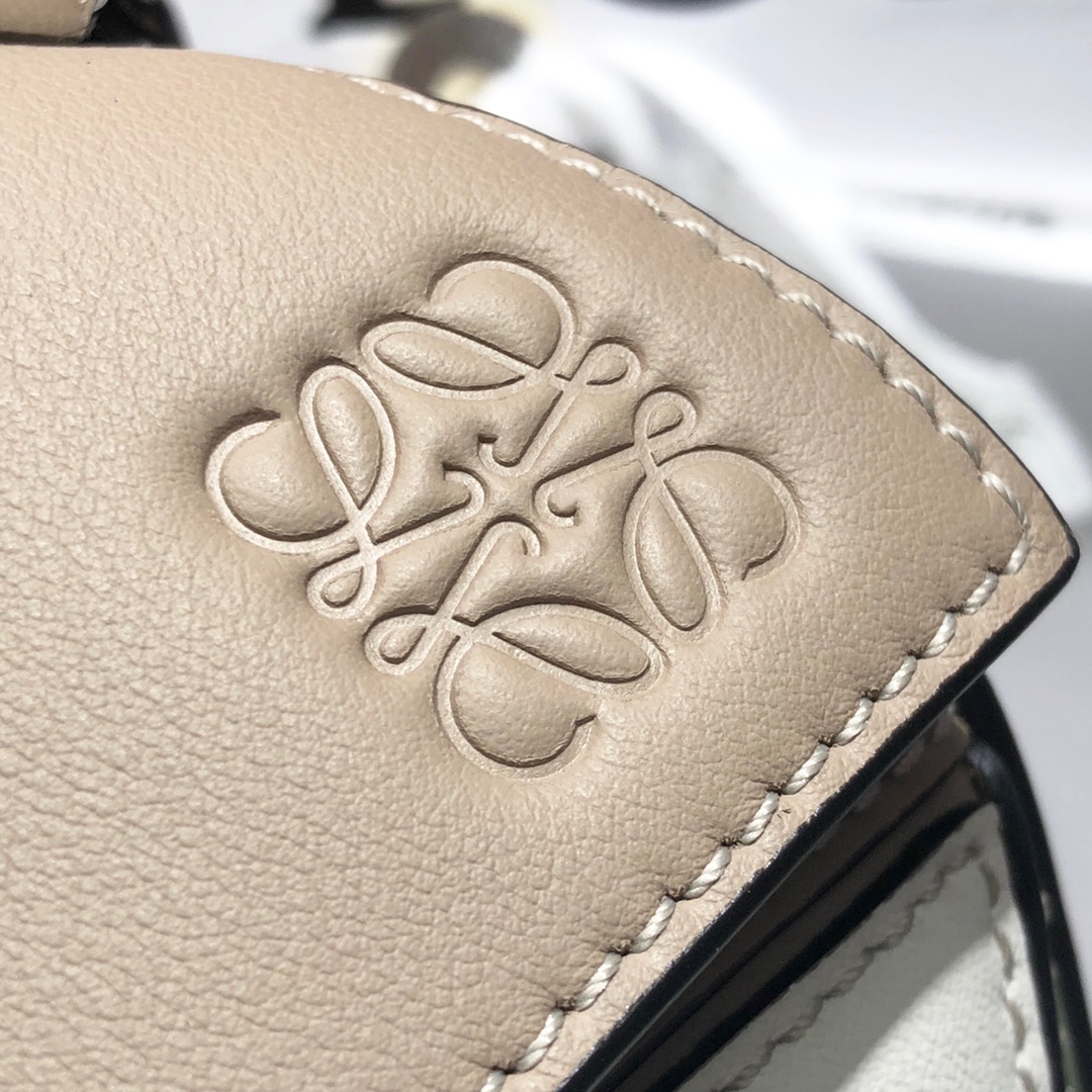 Handbags LOEWE zp size:24*14*11 cm - vstockx