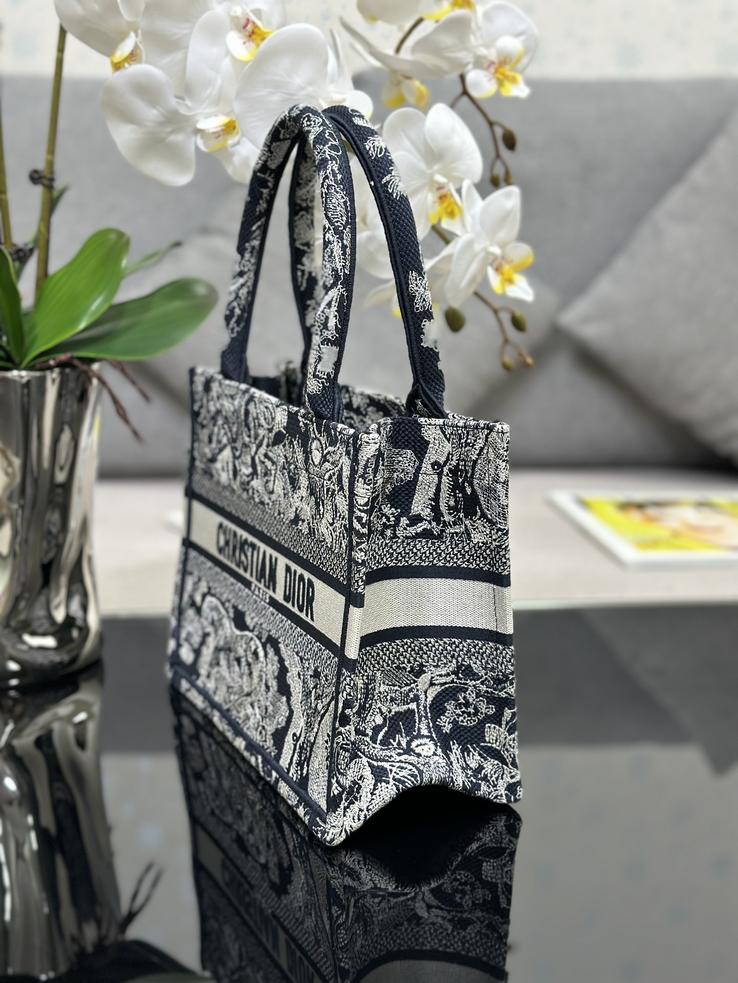 Handbag Dior M1286 size 26.5 x 21 x 14 cm - vstockx