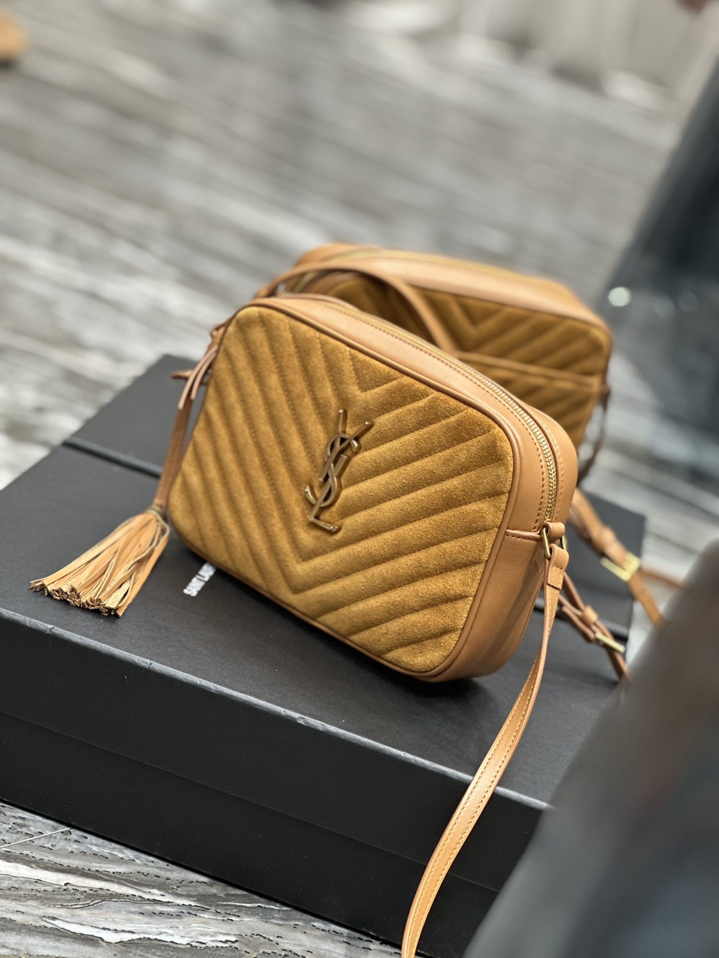 Handbags SAINT LAURENT 520534 size 23x16x6 cm - vstockx