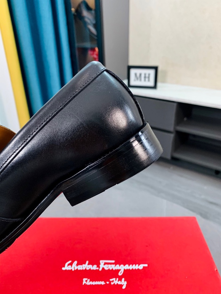 Salvatore Ferragamo Boots 29 - vstockx