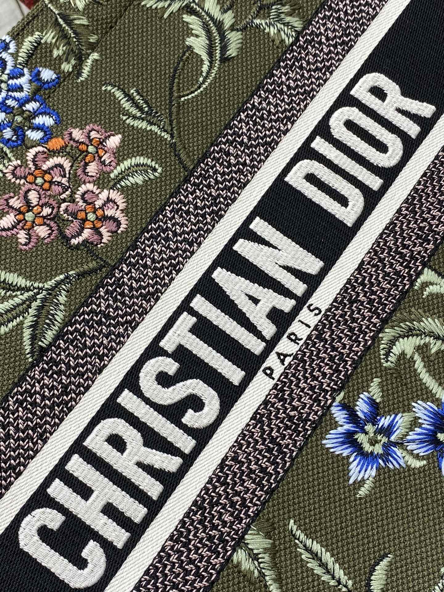 Handbag Dior size 36*18*28 cm - vstockx