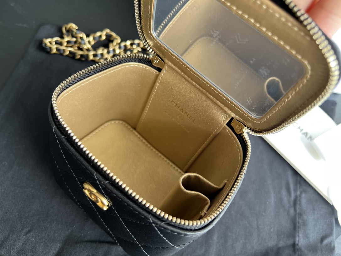 Handbag Chanel AP1447 size 8.5cmx11cmx7 cm - vstockx