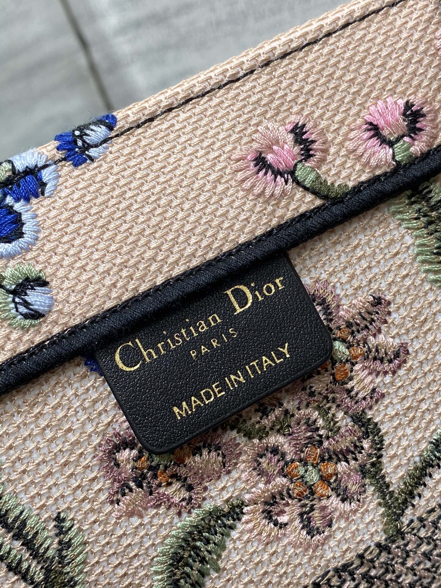 Handbag Dior size 36*18*28 cm - vstockx