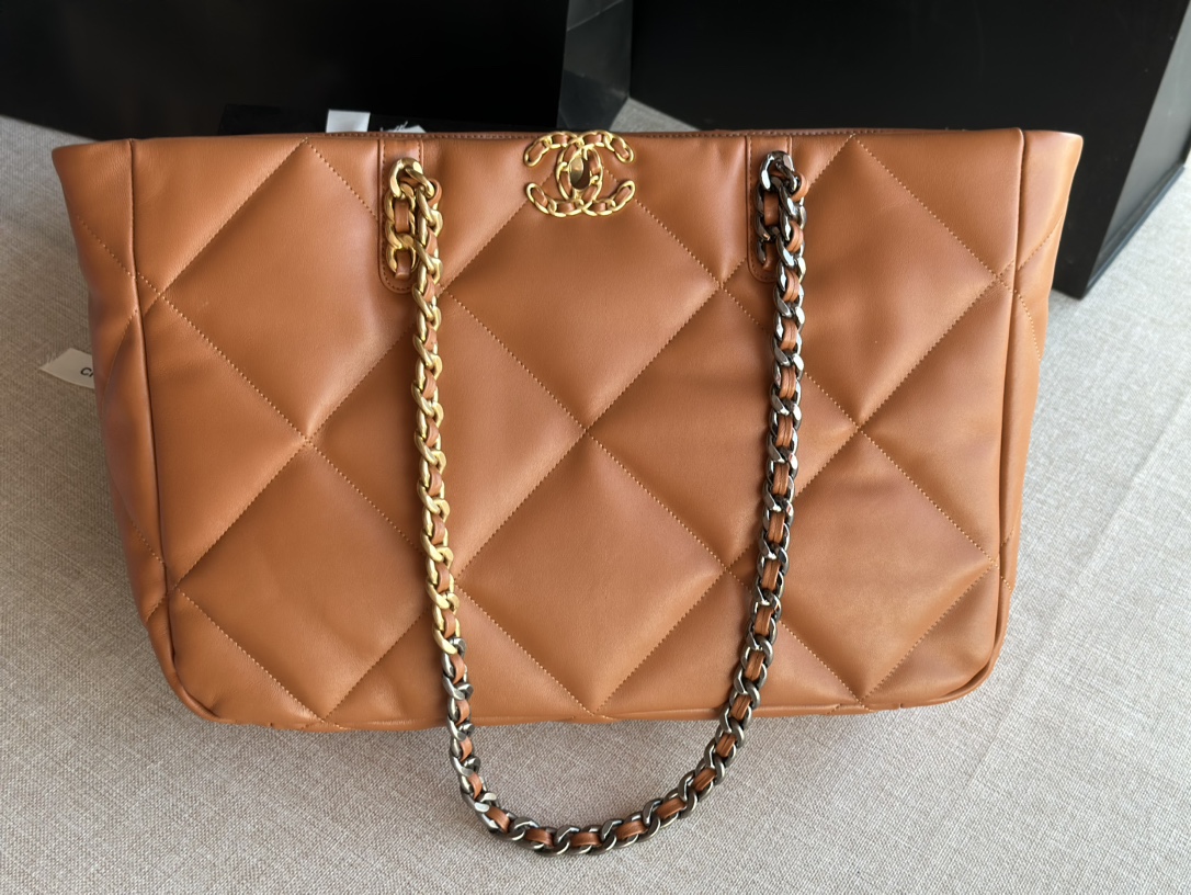 Handbag Chanel AS366 size 24 X41 X10 cm - vstockx
