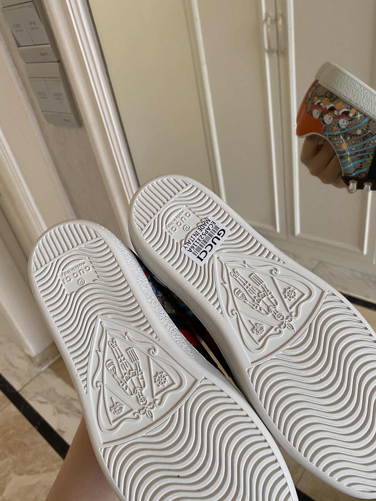 Gucci Women's Ace sneaker with bee sneaker 4 - vstockx