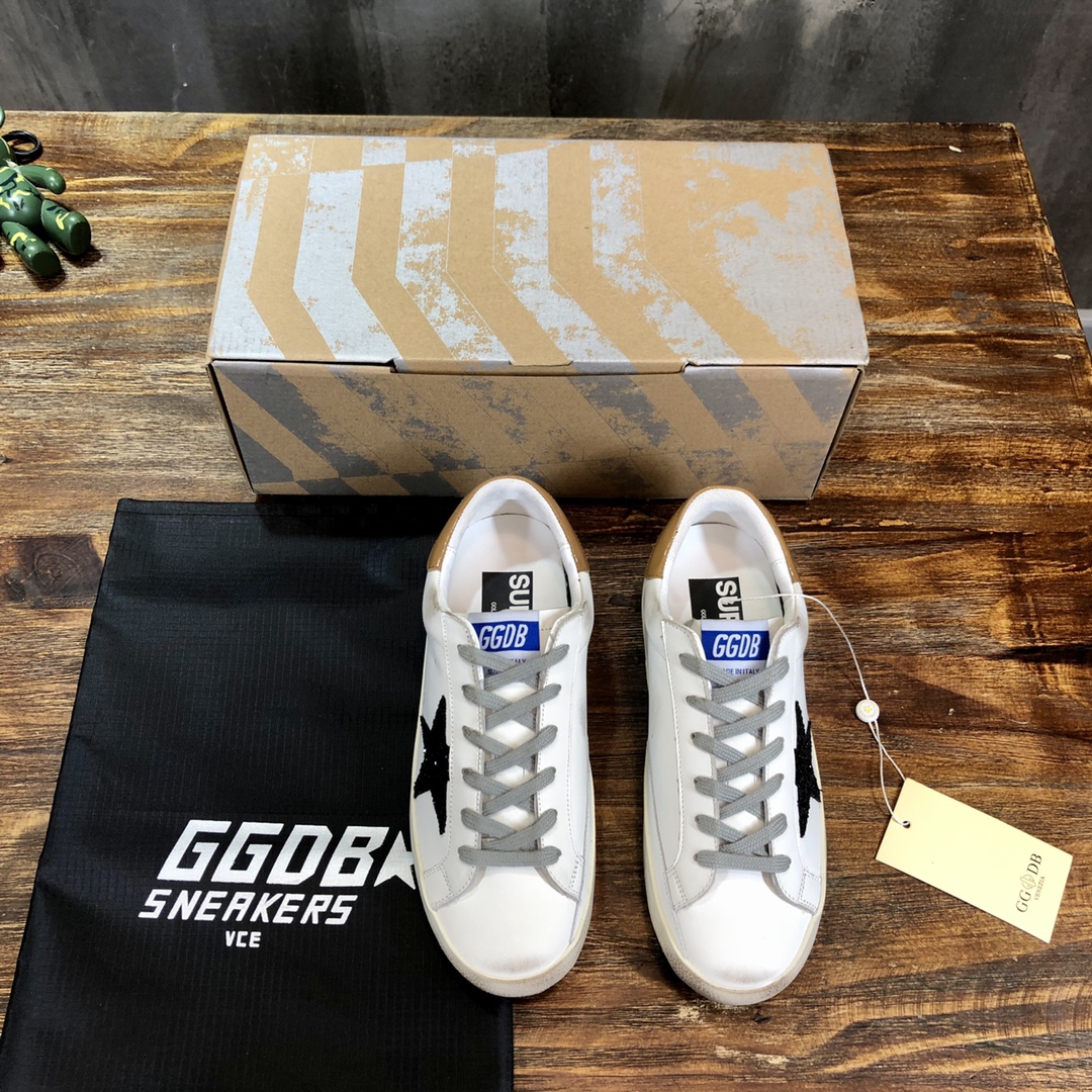 Golden Goose Superstar distressed-finish sneakers 14 - vstockx