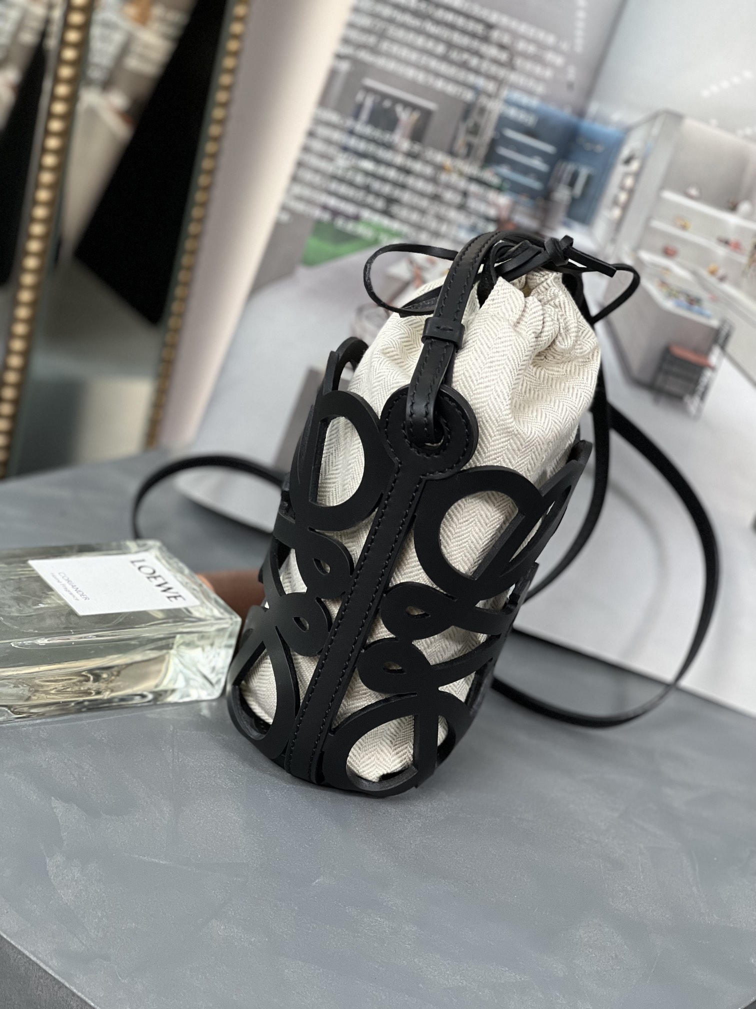 Handbags LOEWE  size:21-12-7 cm - vstockx