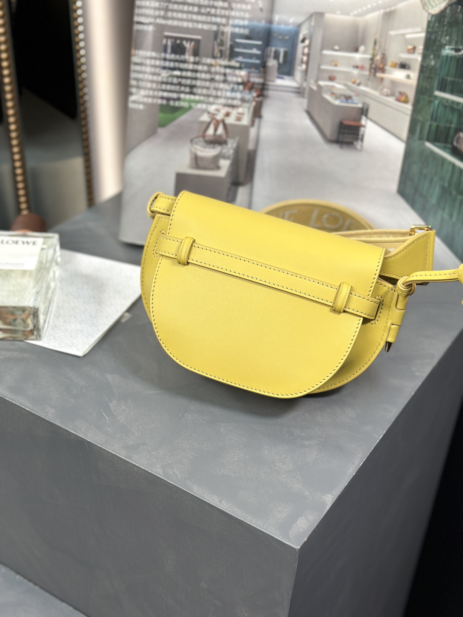 Handbags LOEWE   size:15*12.5*9cm - vstockx