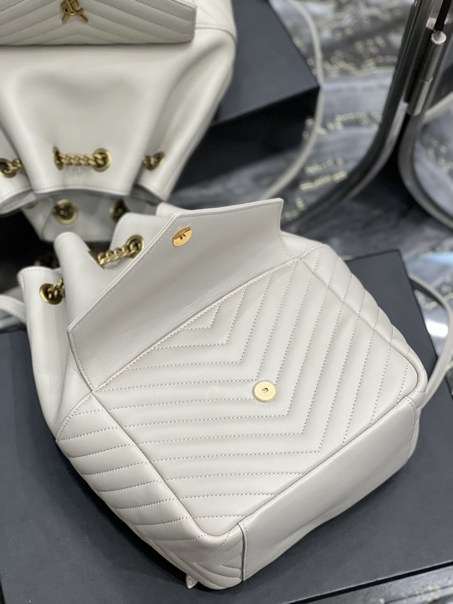 Handbags SAINT LAURENT 672609 size 22  29  15 cm - vstockx