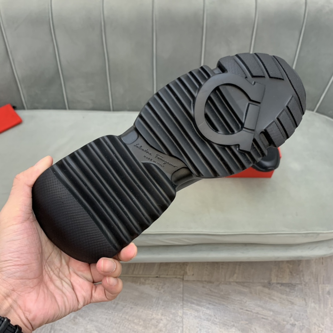 Salvatore Ferragamo Low Top Sneaker 3 - vstockx