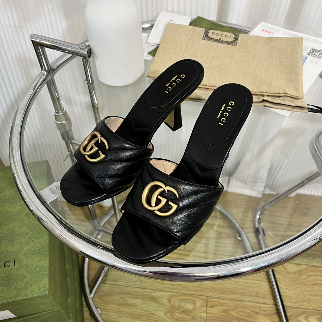 Gucci Women's Double G slide sandal WOMEN 7 - vstockx