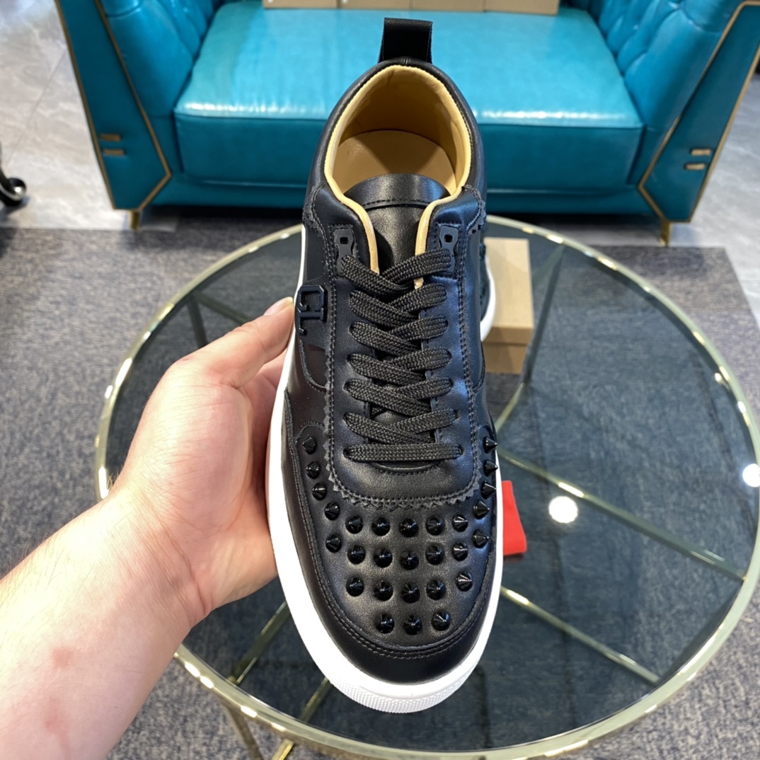 Christian Louboutin Happyrui Spikes Flat Sneakers 4 - vstockx