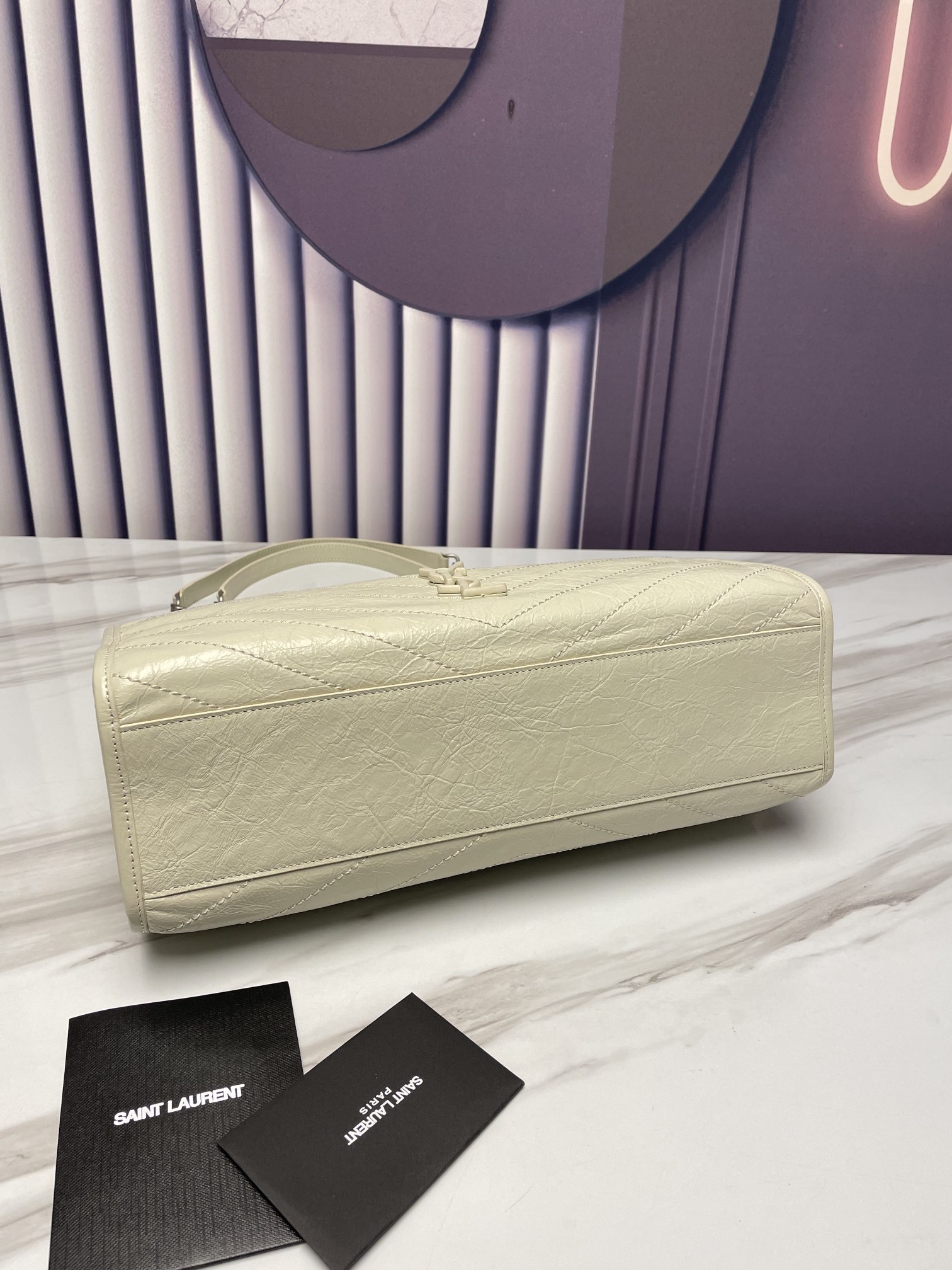 Handbags SAINT LAURENT 577999 size 33x27x11.5 cm - vstockx