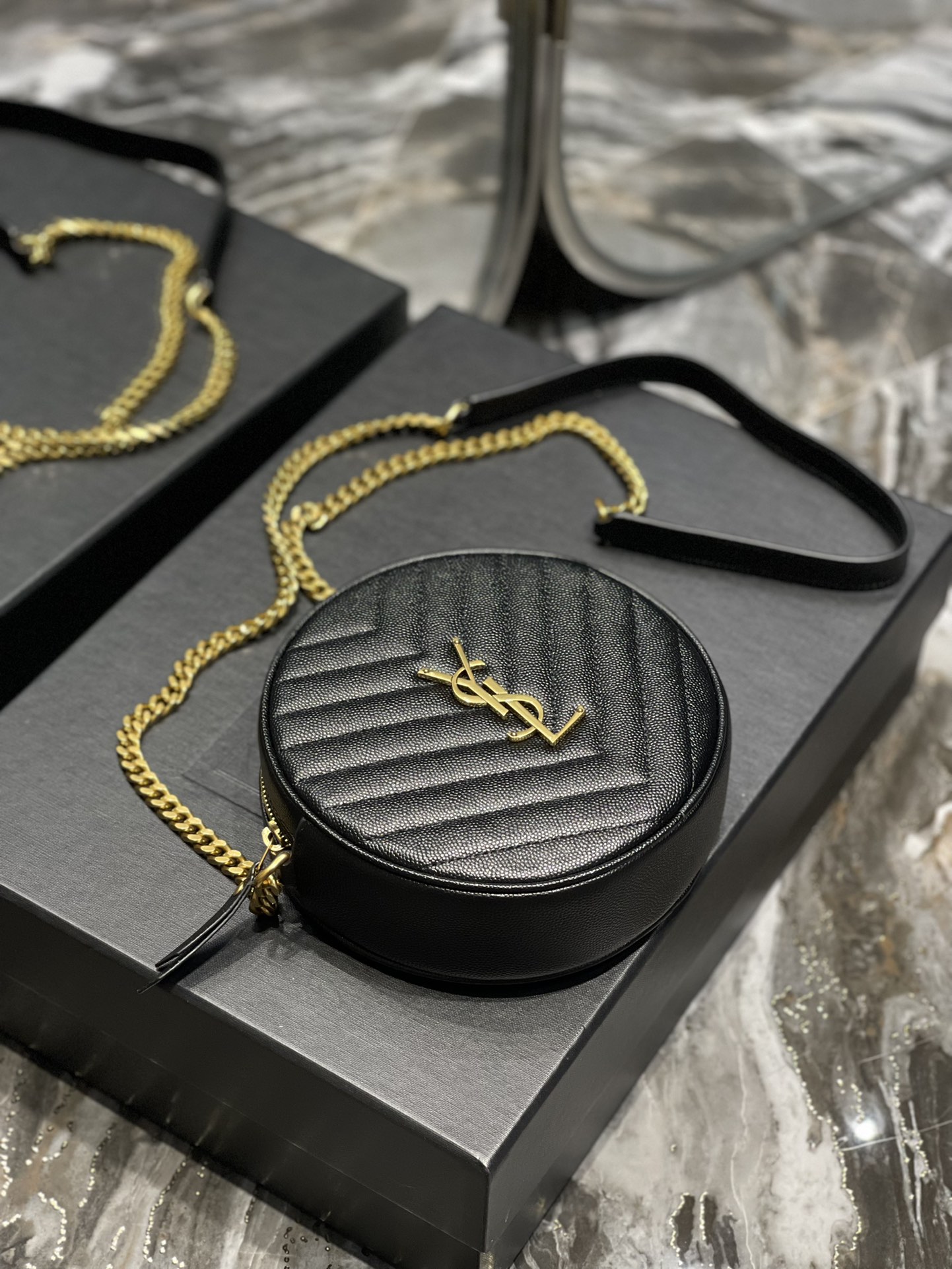 Handbags SAINT LAURENT 610436 size 17x17x5.5 cm - vstockx