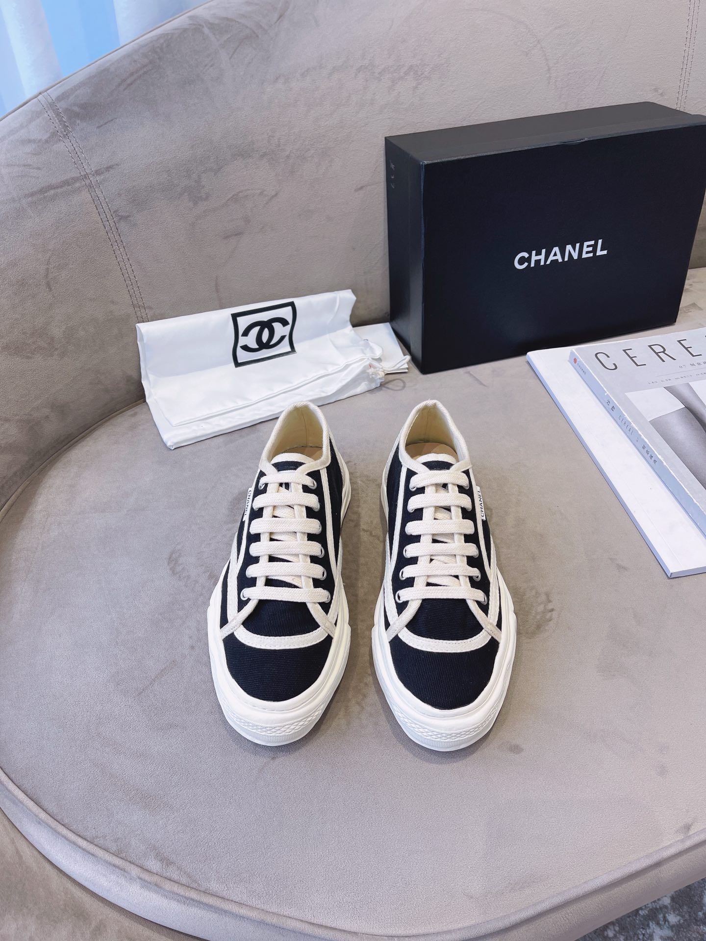 Chanel Flat canvas Sneaker 12 - vstockx