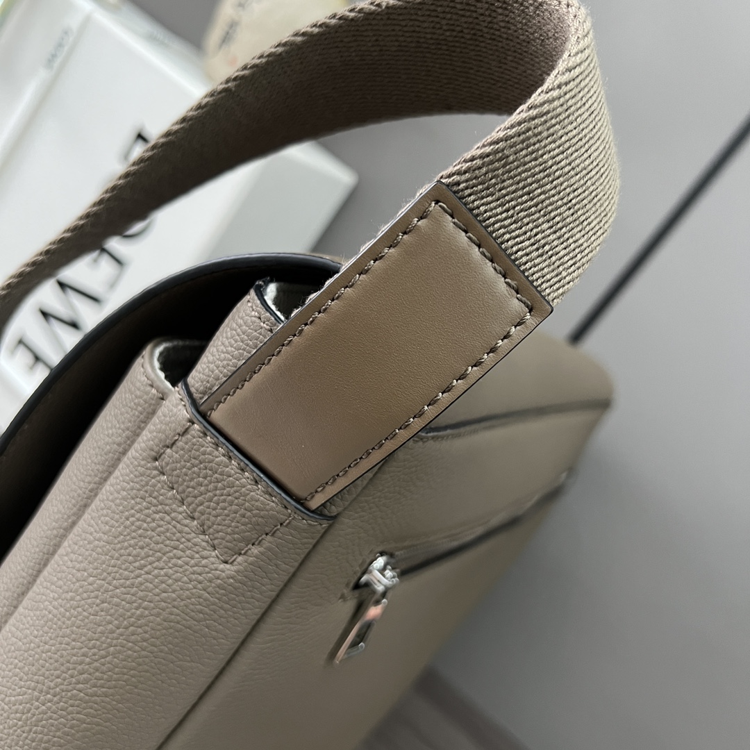 Handbags LOEWE 11360 size:33X25X10 cm - vstockx