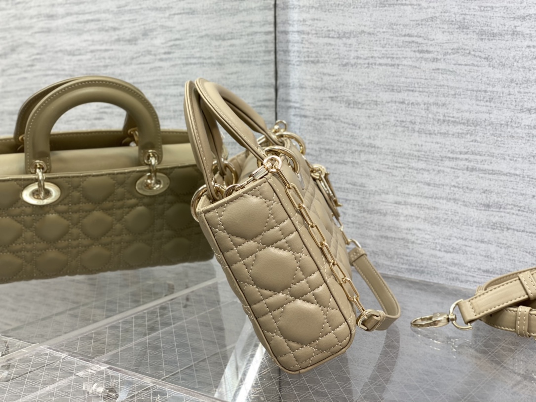 Handbag Dior size 26*6*14 cm - vstockx