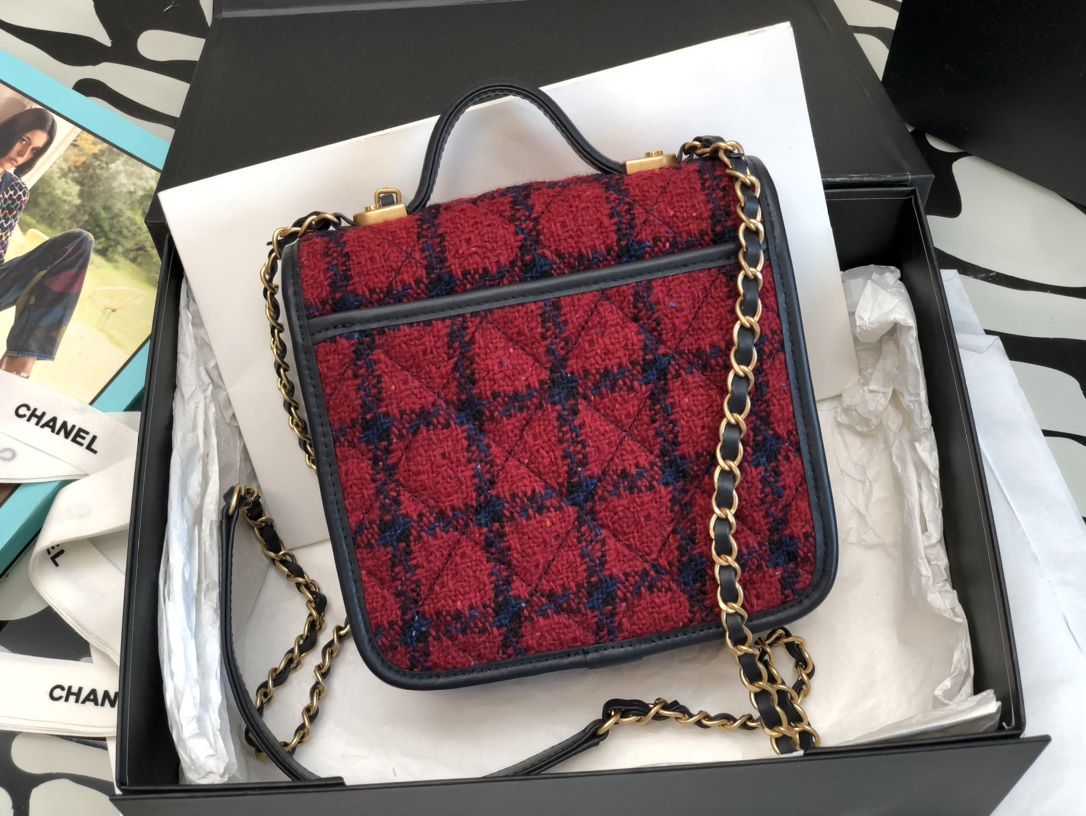 Handbag Chanel size *. * - vstockx