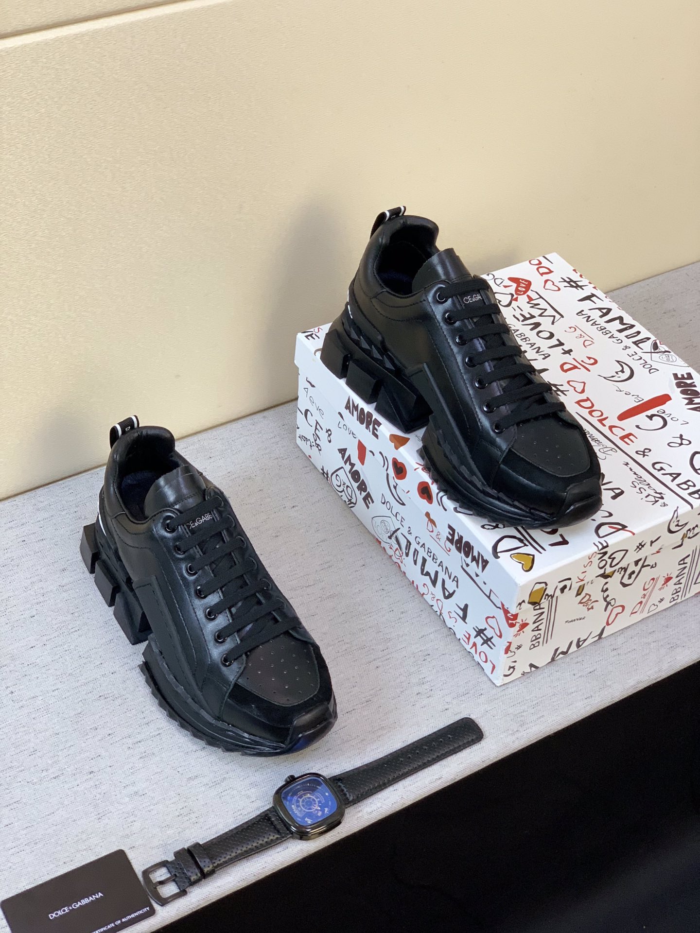 Dolce & Gabbana Low Tops Sneakers 37 - vstockx