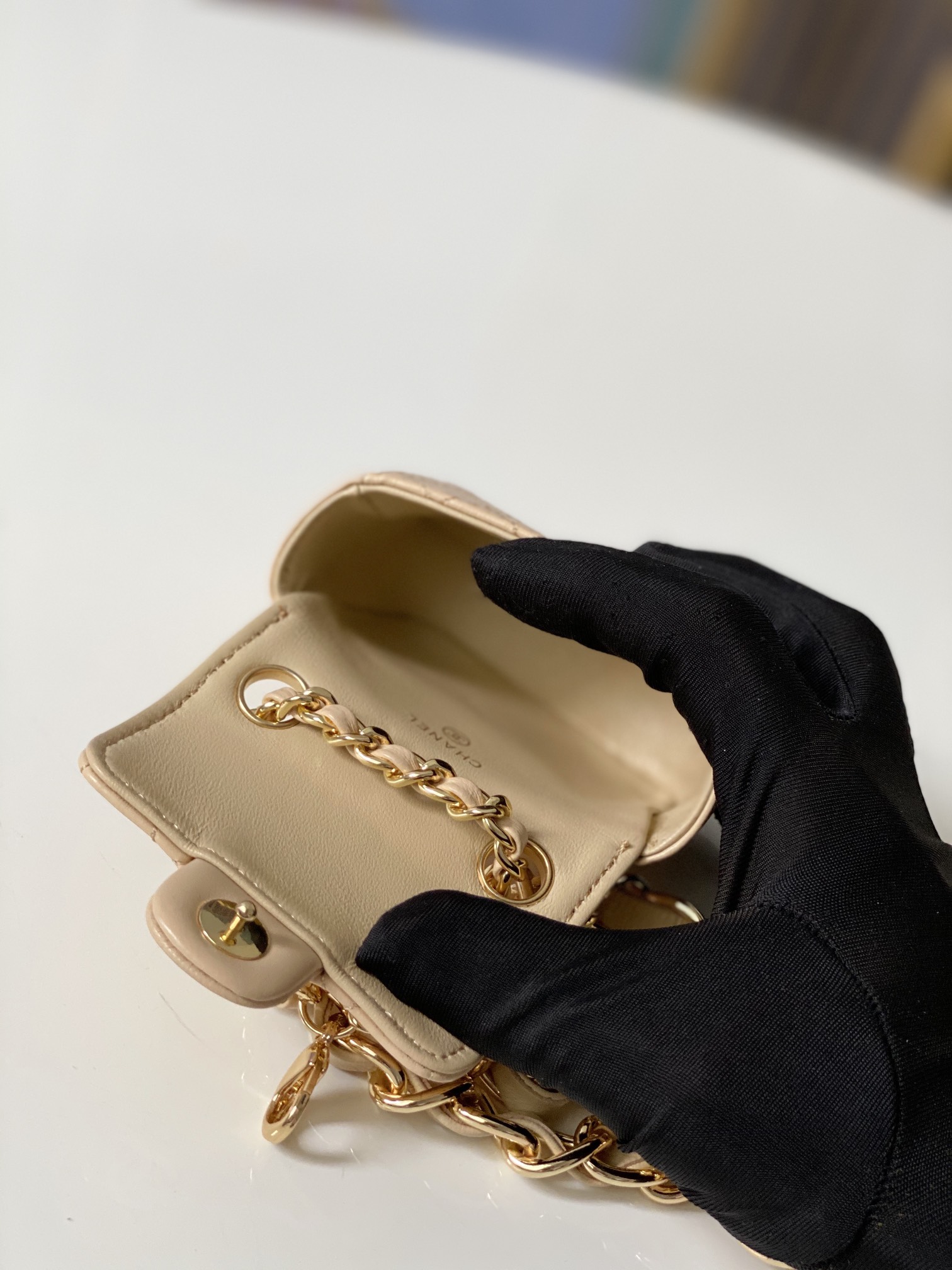 Handbag Chanel 2080 size 9.8.3 cm - vstockx