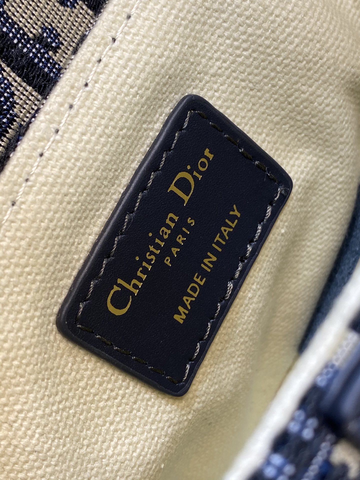 Handbag Dior 3397 size 17  5  15 cm - vstockx