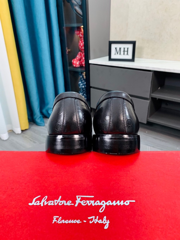 Salvatore Ferragamo Boots 25 - vstockx