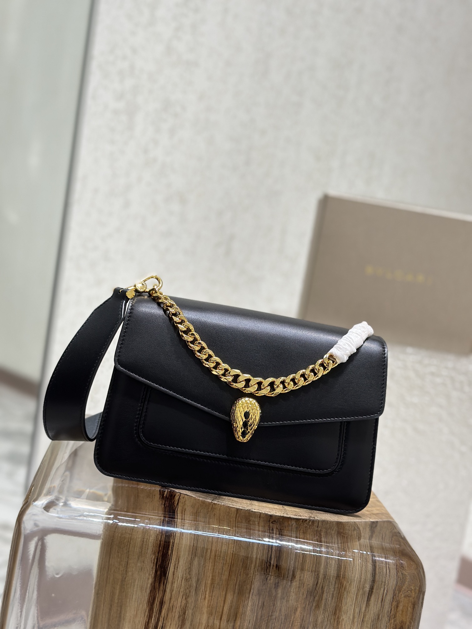 Handbags Bvlgari 290767 size:25*17*8 cm - vstockx