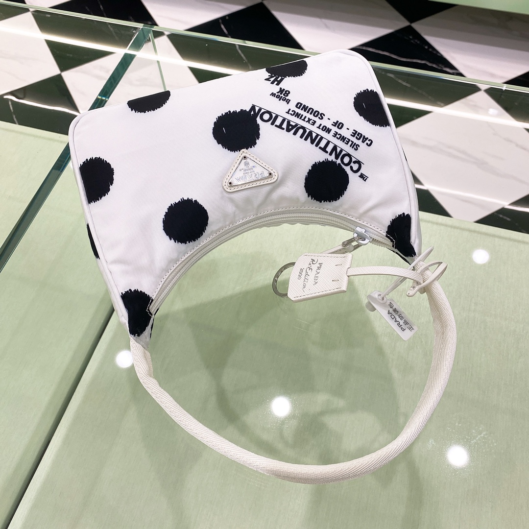 handbags prada Hobo 1NE515 re-edition 2000 Size:22*17*6 - vstockx