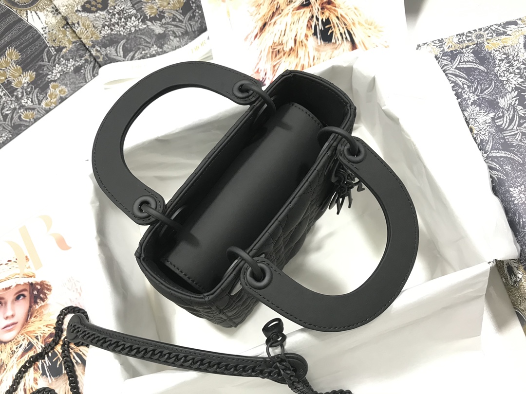 Handbag Dior M0505 size 17 x 15 x 7 cm - vstockx