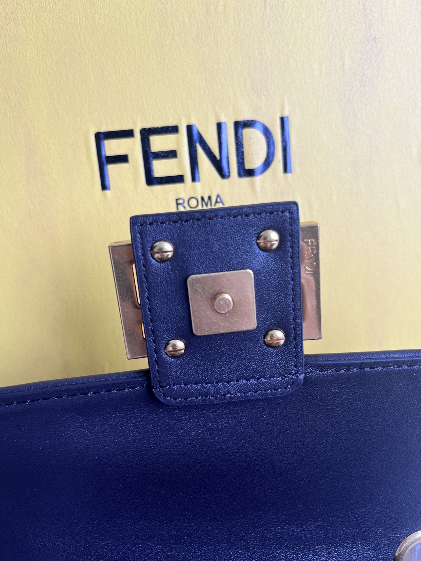 handbags FENDI 7001 size:14.5*24*7cm - vstockx