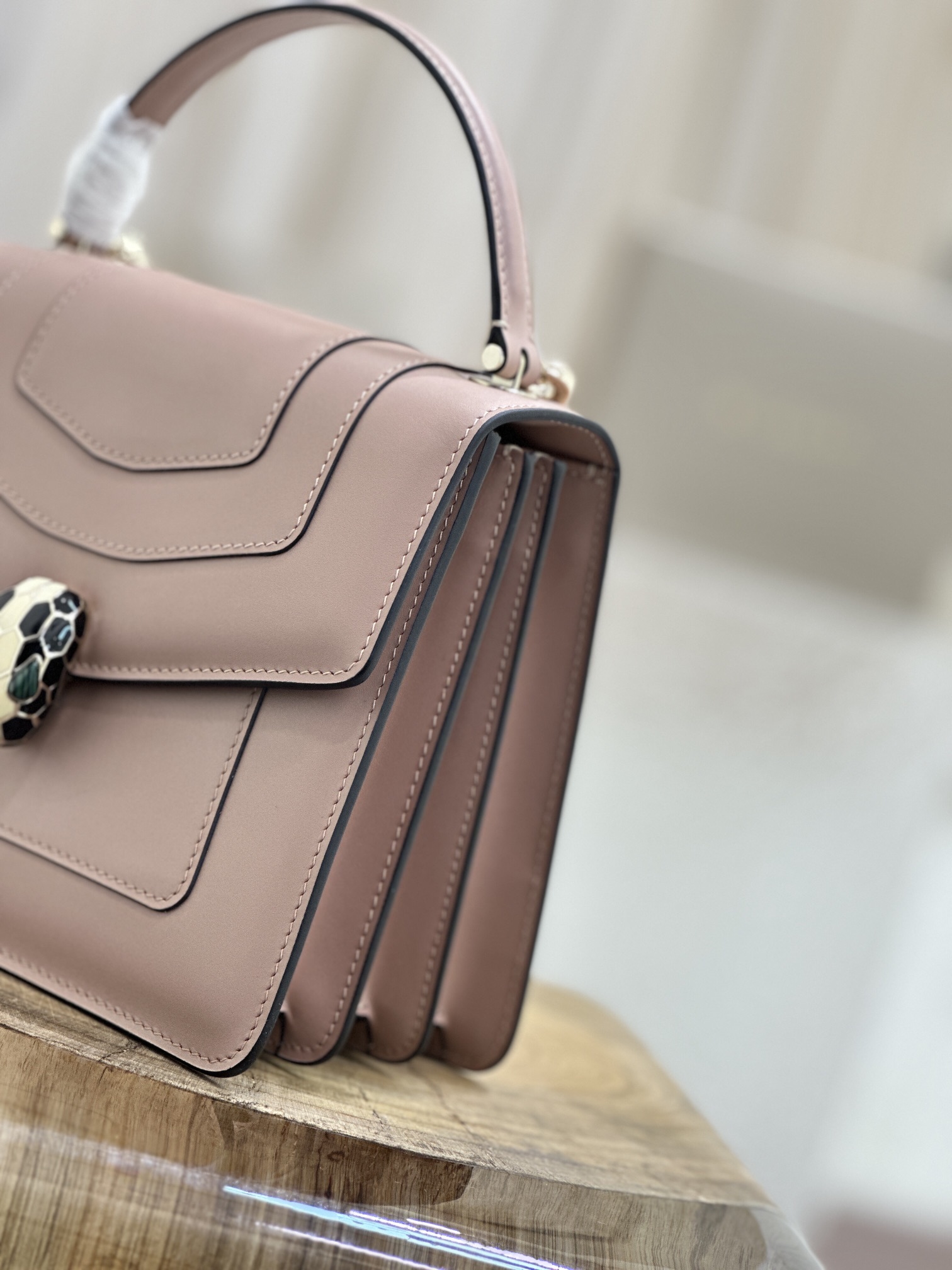 Handbags Bvlgari 38329 size:18*16*9 cm - vstockx