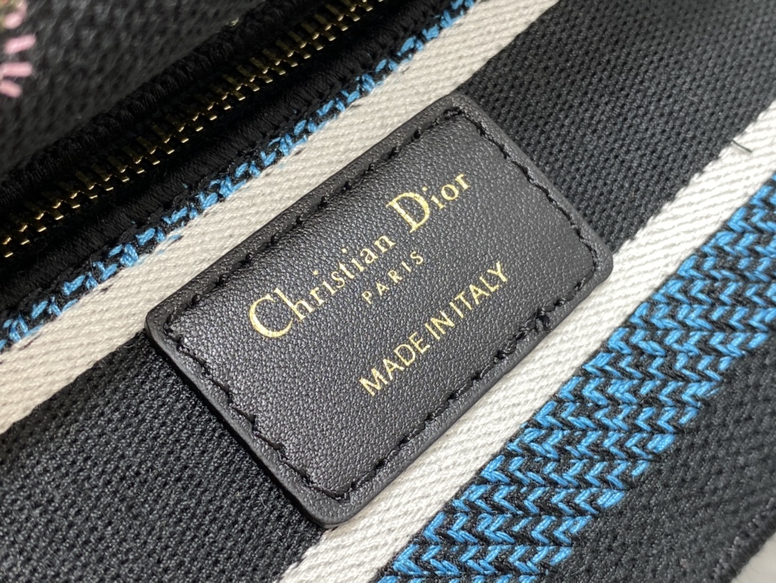 Handbag Dior size 17*7*15 cm - vstockx