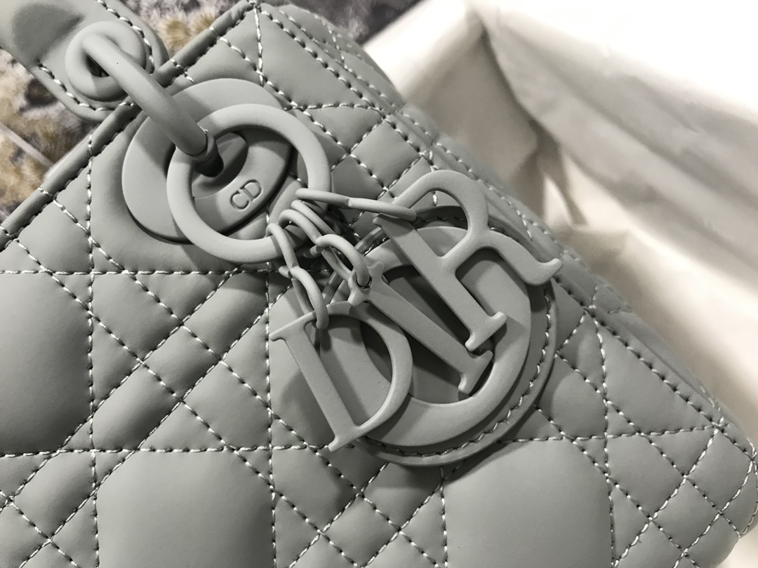 Handbag Dior M0505 size 17 x 15 x 7 cm - vstockx