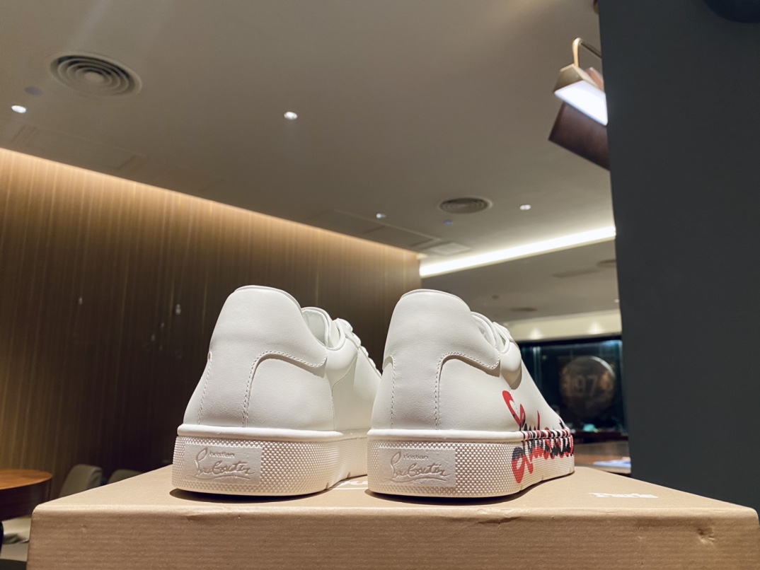 Christian Louboutin Low Top Sneakers 1 - vstockx