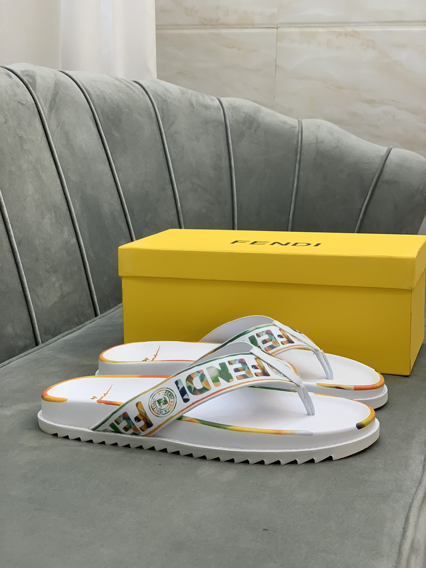 Fendi Slides 8 - vstockx