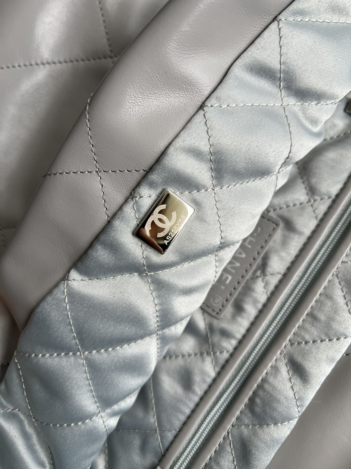 Handbag Chanel size 39cmx42cmx8 cm - vstockx