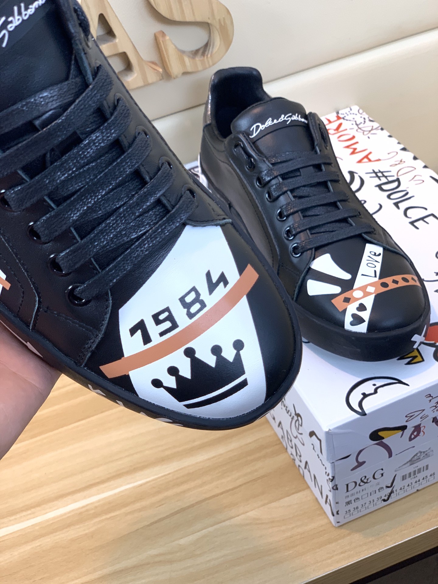 Dolce & Gabbana Low Tops Sneakers 124 - vstockx