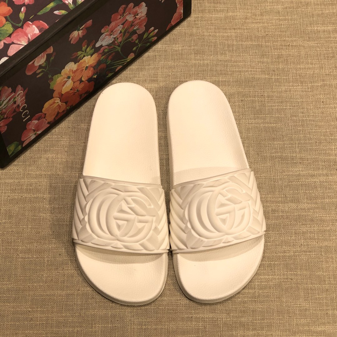 Gucci Slippers 51 - vstockx