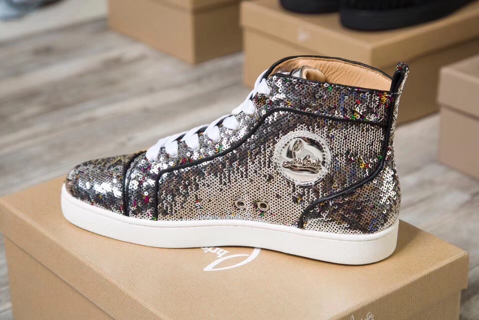 Christian Louboutin Louis Junior Spikes Orlato Flat Sneakers 17 - vstockx