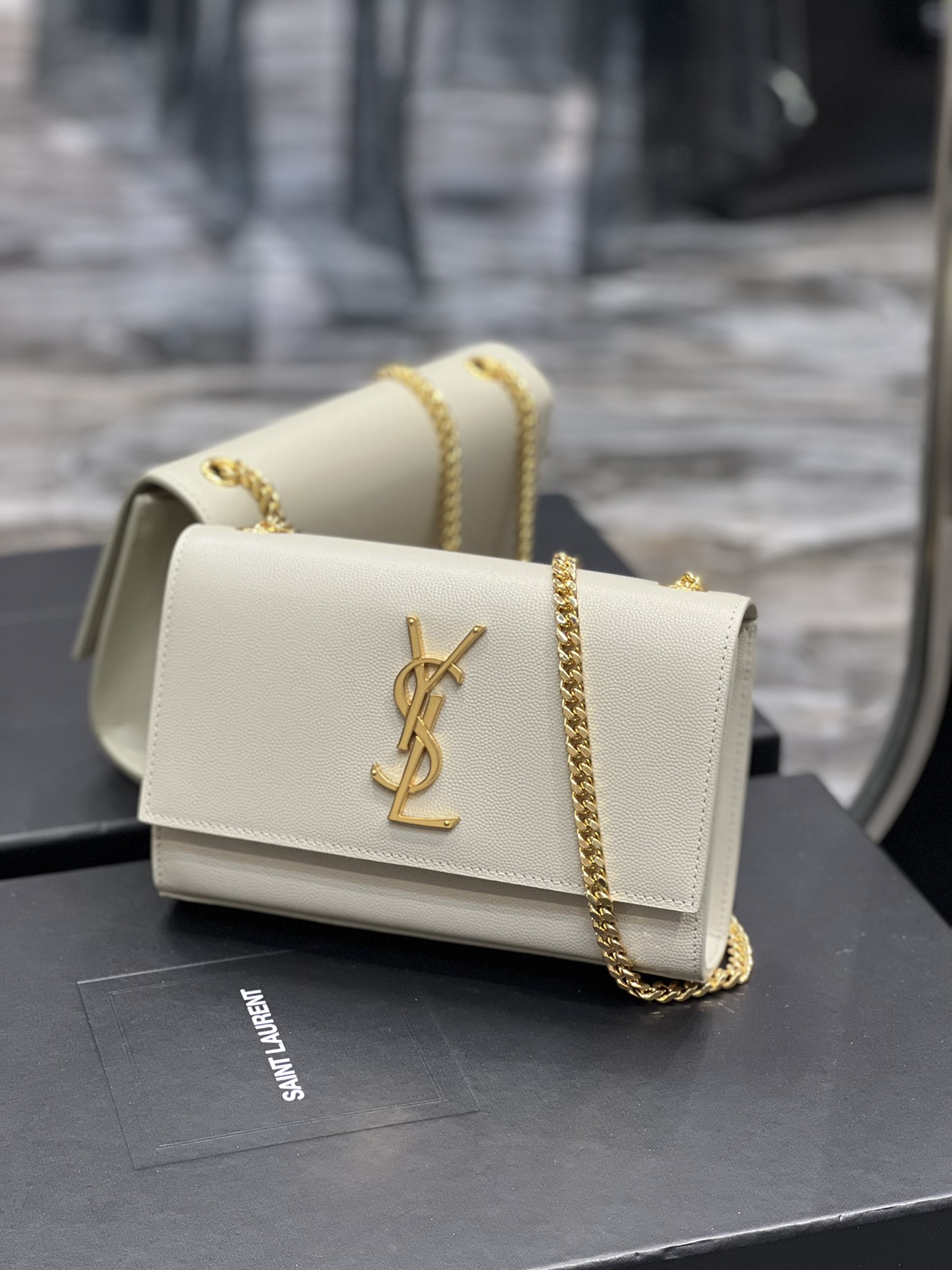 Handbags SAINT LAURENT 469390 size 20x13.5x5.5 cm - vstockx