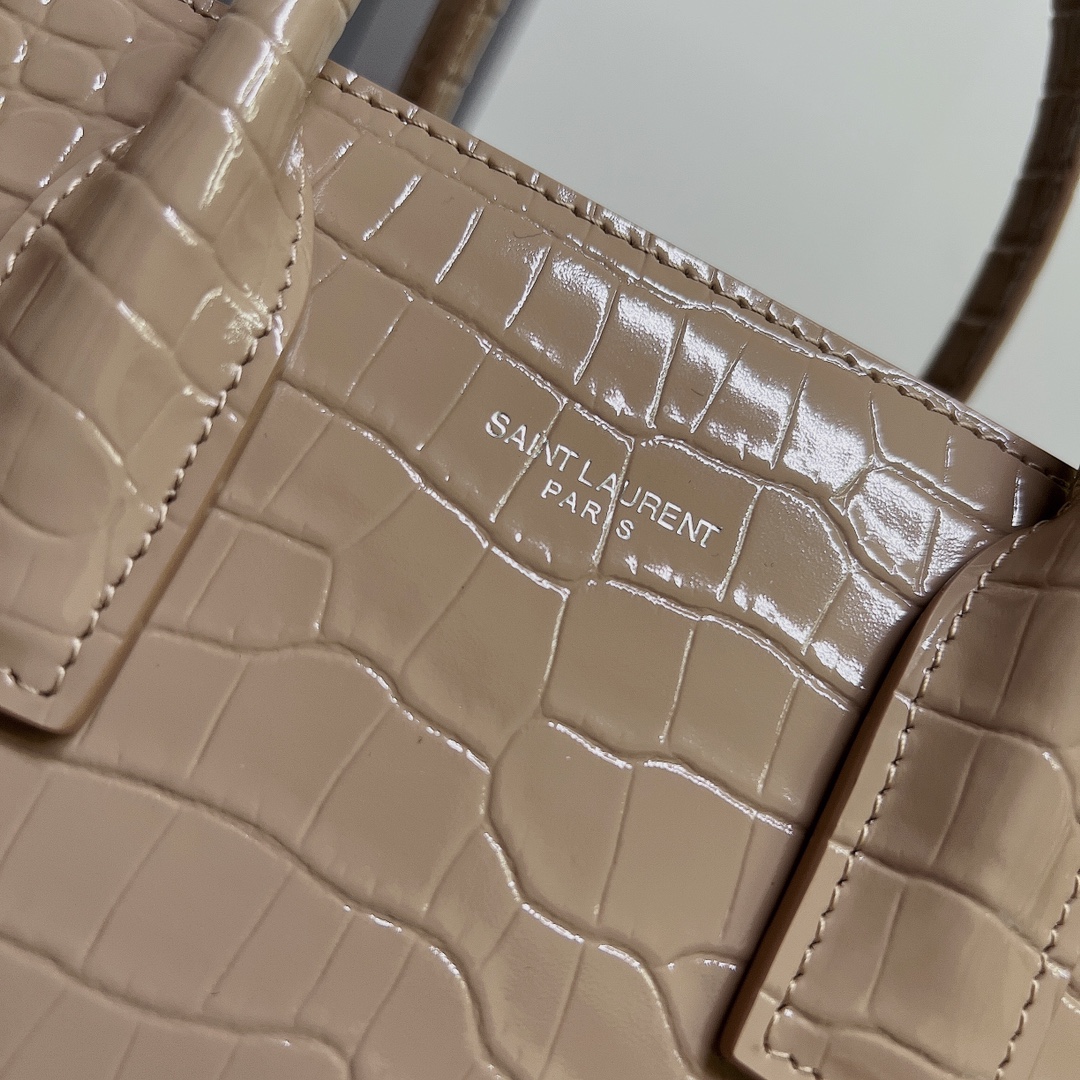 Handbags SAINT LAURENT 421863 size 26*20.5*12.5 cm - vstockx