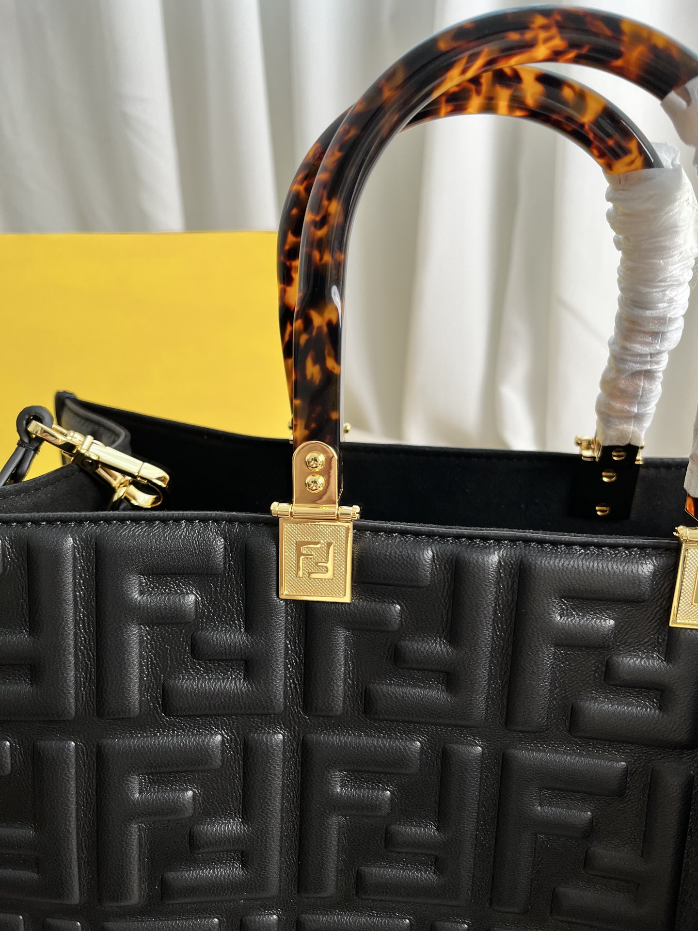 handbags FENDI 877 size:17*35*31 - vstockx